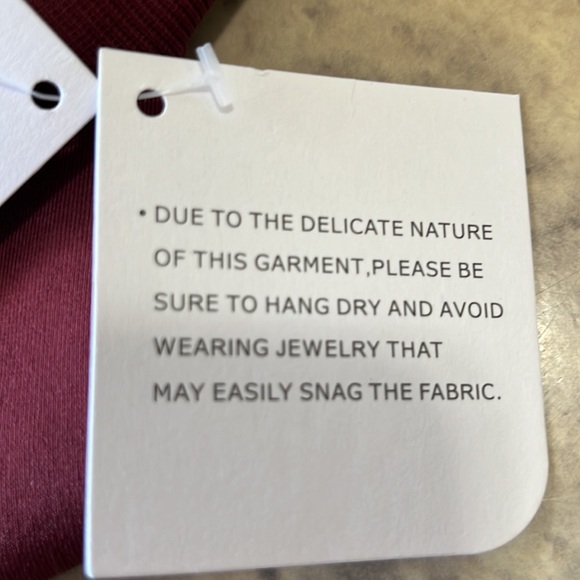 NWT Fabletics Seamless High-Waisted Solid Capri - Picture 4 of 5